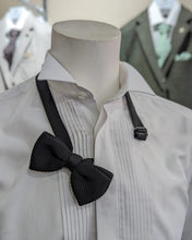 Load image into Gallery viewer, Remus Wing Collar White 516
