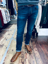 Load image into Gallery viewer, Lee &#39;Luke&#39; slim tapered jean in washed blue from Gere Menswear

